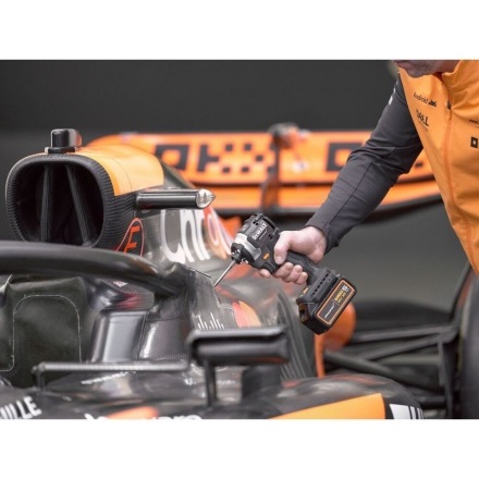 Винтоверт DeWalt DCF85MP2T (с 2-мя АКБ, кейс) Винтоверт DeWalt DCF85MP2T (с 2-мя АКБ, кейс)