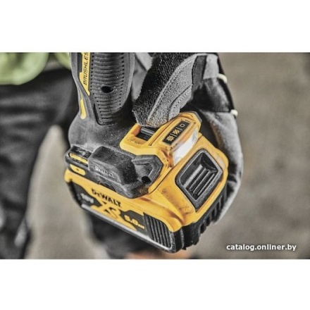 Дрель-шуруповерт DeWalt DCD800P2T (с 2-мя АКБ, кейс) Дрель-шуруповерт DeWalt DCD800P2T (с 2-мя АКБ, кейс)