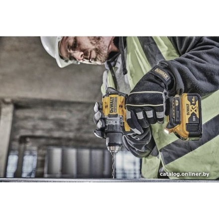 Дрель-шуруповерт DeWalt DCD800P2T (с 2-мя АКБ, кейс) Дрель-шуруповерт DeWalt DCD800P2T (с 2-мя АКБ, кейс)