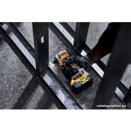 Винтоверт DeWalt DCF850P2T (с 2-мя АКБ 5 Ач, кейс) Винтоверт DeWalt DCF850P2T (с 2-мя АКБ 5 Ач, кейс)