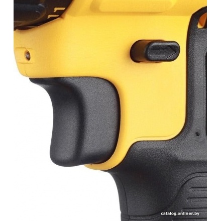 Дрель-шуруповерт DeWalt DCD771D2 (с 2-мя АКБ 2 Ah) Дрель-шуруповерт DeWalt DCD771D2 (с 2-мя АКБ 2 Ah)