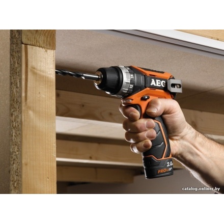 Дрель-шуруповерт AEG Powertools BS 12C2 LI-202C 4935447867 (с 2-мя АКБ) Дрель-шуруповерт AEG Powertools BS 12C2 LI-202C 4935447867 (с 2-мя АКБ)
