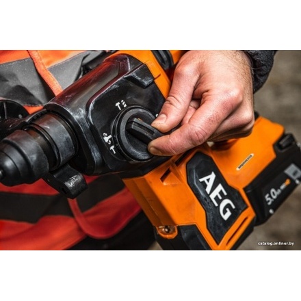Перфоратор AEG Powertools BBH18BL2-502C 4935492343 (с 2-мя АКБ, кейс) Перфоратор AEG Powertools BBH18BL2-502C 4935492343 (с 2-мя АКБ, кейс)