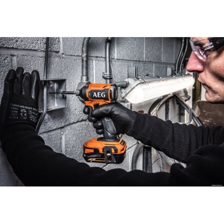 Винтоверт AEG Powertools BSS 18SBL2-0 4935480059 (без АКБ) Винтоверт AEG Powertools BSS 18SBL2-0 4935480059 (без АКБ)