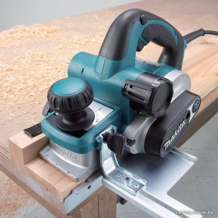 Рубанок Makita KP0810C Рубанок Makita KP0810C