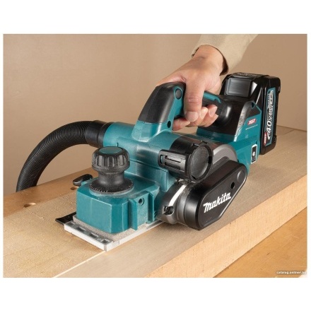 Рубанок Makita KP001GZ (без АКБ) Рубанок Makita KP001GZ (без АКБ)