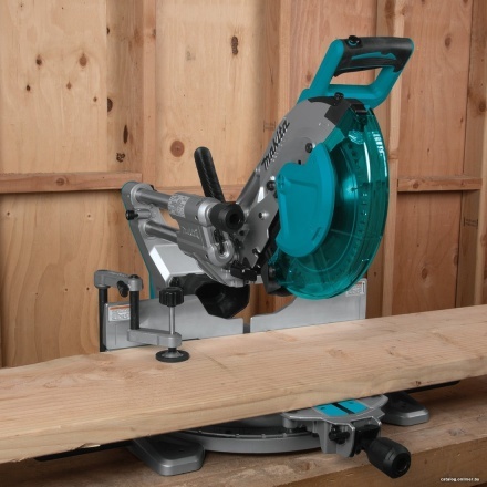Торцовочная пила Makita LS1019L Торцовочная пила Makita LS1019L
