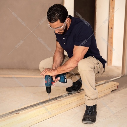 Дрель-шуруповерт аккумуляторная BOSCH GSR 180-LI Professional (06019F8109) Дрель-шуруповерт аккумуляторная BOSCH GSR 180-LI Professional (06019F8109)