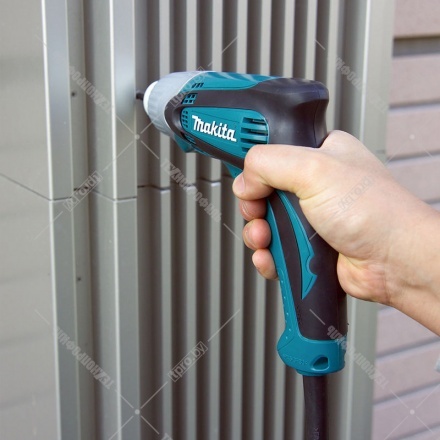 Шуруповерт сетевой Makita TD0100 Шуруповерт сетевой Makita TD0100