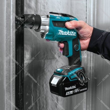 Шуруповерт аккумуляторный Makita DFS452Z Шуруповерт аккумуляторный Makita DFS452Z