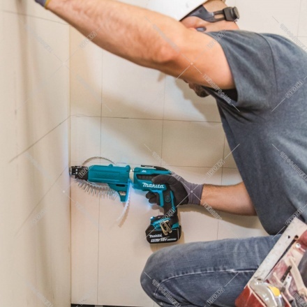 Шуруповерт аккумуляторный Makita DFS452Z Шуруповерт аккумуляторный Makita DFS452Z