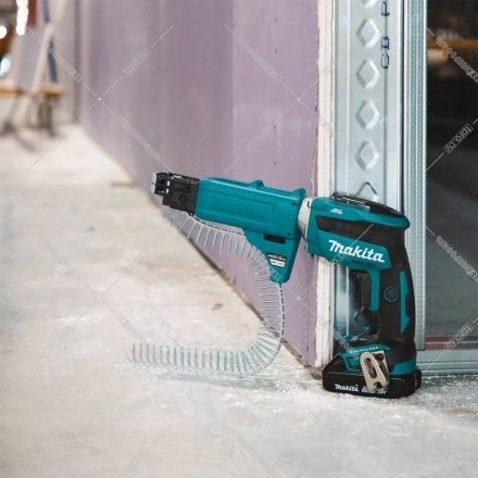 Шуруповерт аккумуляторный Makita DFS452Z Шуруповерт аккумуляторный Makita DFS452Z