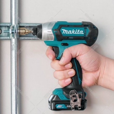 Винтоверт аккумуляторный Makita TD110DWAE Винтоверт аккумуляторный Makita TD110DWAE