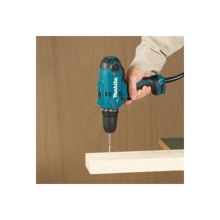 Дрель-шуруповерт сетевая Makita DF0300X3 Дрель-шуруповерт сетевая Makita DF0300X3