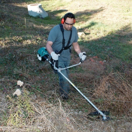 Мотокоса бензиновая MAKITA EM 2650 UH (EM2650UH) Мотокоса бензиновая MAKITA EM 2650 UH (EM2650UH)