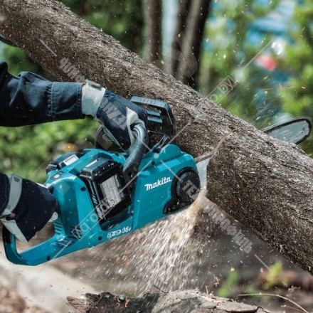 Пила цепная аккумуляторная Makita DUC303Z Пила цепная аккумуляторная Makita DUC303Z