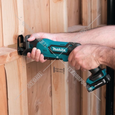 Пила сабельная аккумуляторная Makita JR103DWAE Пила сабельная аккумуляторная Makita JR103DWAE