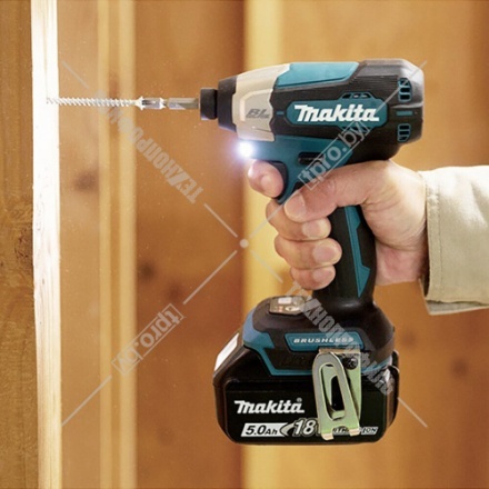 Винтоверт аккумуляторный ударный Makita DTD157RTJ Винтоверт аккумуляторный ударный Makita DTD157RTJ
