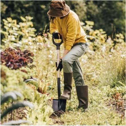 Лопата штыковая деревянная Solid FISKARS Лопата штыковая деревянная Solid FISKARS