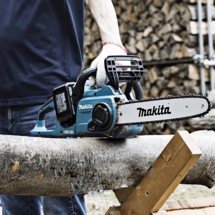 Пила цепная аккумуляторная MAKITA DUC 353 Z (DUC353Z) Пила цепная аккумуляторная MAKITA DUC 353 Z (DUC353Z)