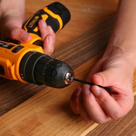 Дрель-шуруповерт аккумуляторная DEKO Banger 12V (063-4130) Дрель-шуруповерт аккумуляторная DEKO Banger 12V (063-4130)