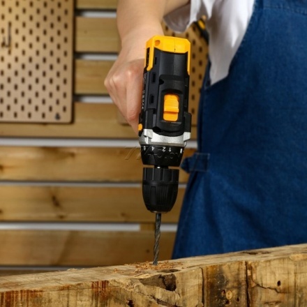 Дрель-шуруповерт аккумуляторная DEKO Banger 12V (063-4130) Дрель-шуруповерт аккумуляторная DEKO Banger 12V (063-4130)