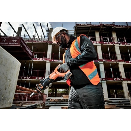 Пила сабельная аккумуляторная AEG BUS 18C2-0 (без батареи) Пила сабельная аккумуляторная AEG BUS 18C2-0 (без батареи)