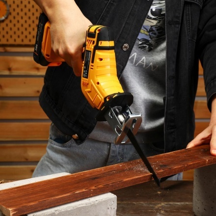 Пила сабельная аккумуляторная DEKO DKRS20-Li 063-4311 Пила сабельная аккумуляторная DEKO DKRS20-Li 063-4311