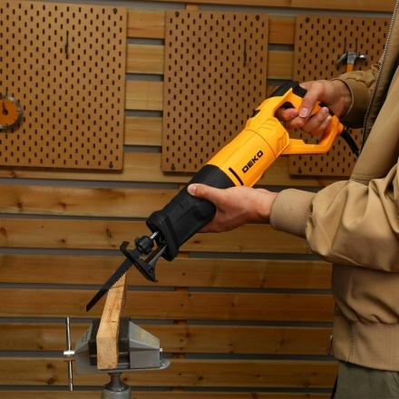 Пила сабельная DEKO DKRS1200 Пила сабельная DEKO DKRS1200