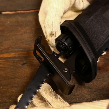 Пила сабельная DEKO DKRS1000 Пила сабельная DEKO DKRS1000