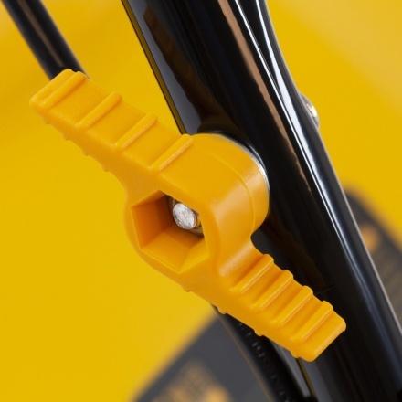 Скарификатор-аэратор электрический SAE-1500, 1500 Вт, -11/+5 см, 32 cм Denzel Скарификатор-аэратор электрический SAE-1500, 1500 Вт, -11/+5 см, 32 cм Denzel