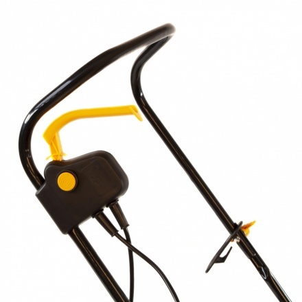 Скарификатор-аэратор электрический SAE-1500, 1500 Вт, -11/+5 см, 32 cм Denzel Скарификатор-аэратор электрический SAE-1500, 1500 Вт, -11/+5 см, 32 cм Denzel