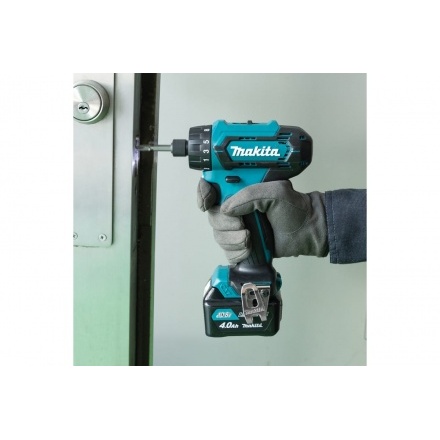 Винтоверт аккумуляторный Makita DF033DZ Винтоверт аккумуляторный Makita DF033DZ