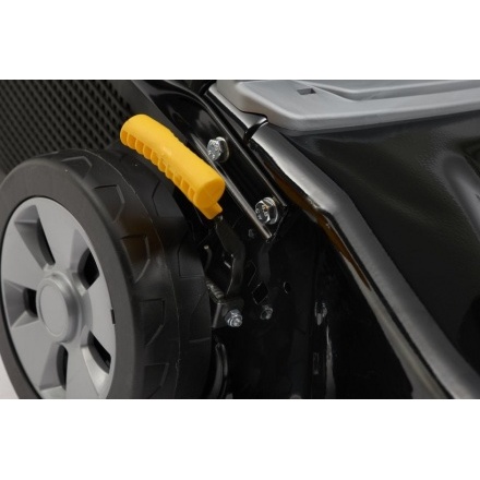 Газонокосилка бензиновая Alpina AL4 46 A Газонокосилка бензиновая Alpina AL4 46 A