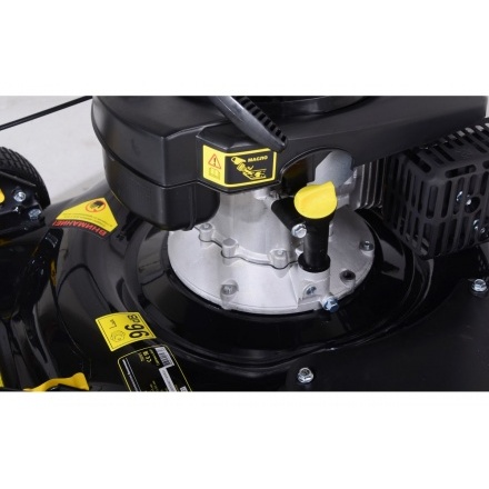 Газонокосилка бензиновая Huter GLM-4.0 G (70/3/3) Газонокосилка бензиновая Huter GLM-4.0 G (70/3/3)