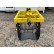 Картофелекопалка ЛКМ-1П к мотоблоку МТЗ Картофелекопалка ЛКМ-1П к мотоблоку МТЗ