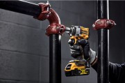 Гайковерт DeWalt DCF922P2T (с 2-мя АКБ, кейс)