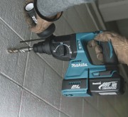 Перфоратор Makita DHR242RT