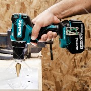 Дрель-шуруповерт аккумуляторная Makita DDF485Z
