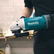 Профессиональная угловая шлифмашина Makita GA7071X1